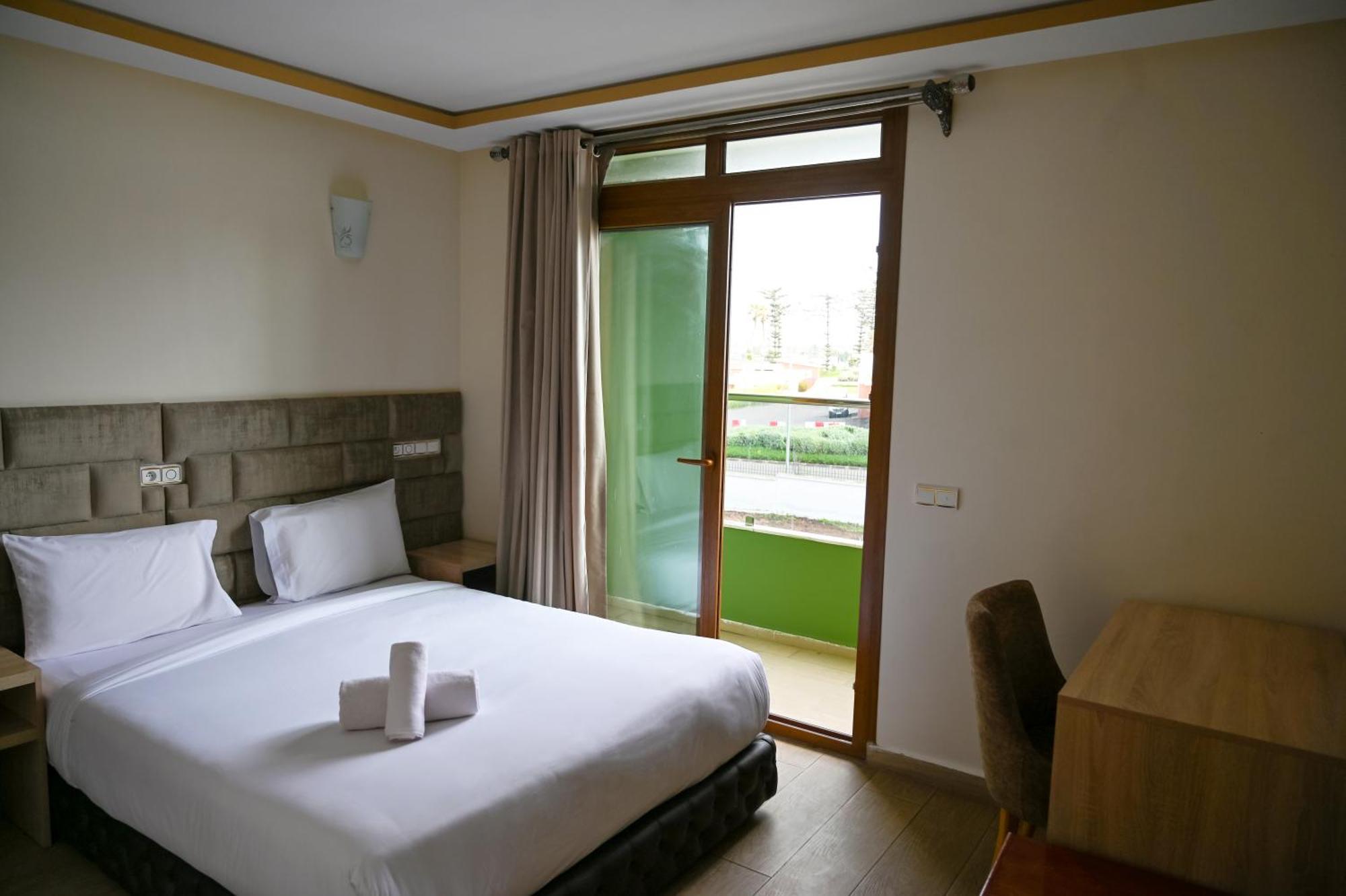 Hotel Jawharat Ел Джадида Екстериор снимка