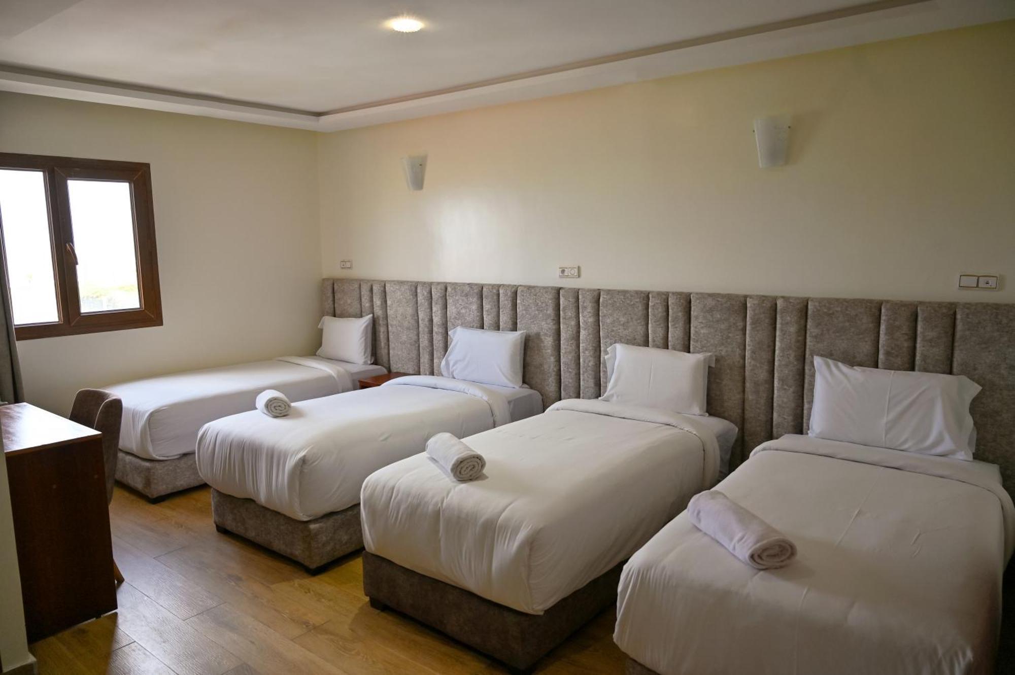 Hotel Jawharat Ел Джадида Екстериор снимка