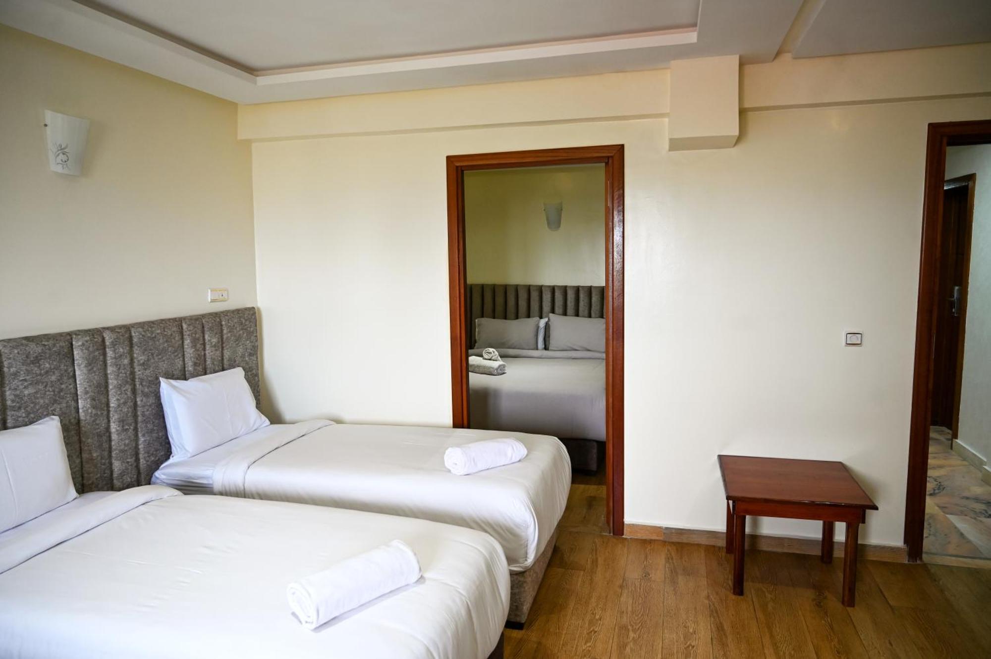 Hotel Jawharat Ел Джадида Екстериор снимка