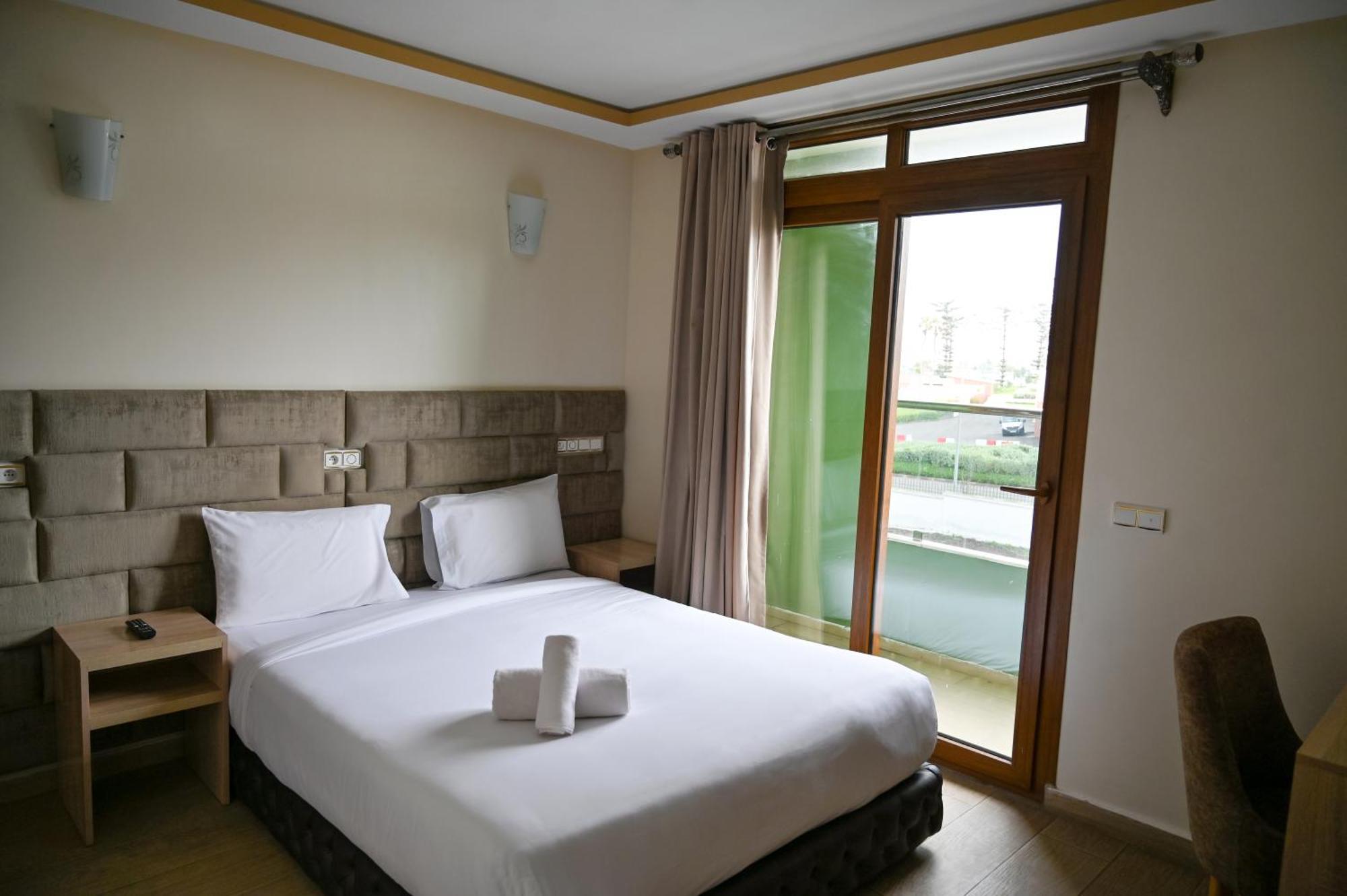 Hotel Jawharat Ел Джадида Екстериор снимка